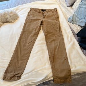 American Eagle men’s slim straight, Xtreme flex chinos size 28x32